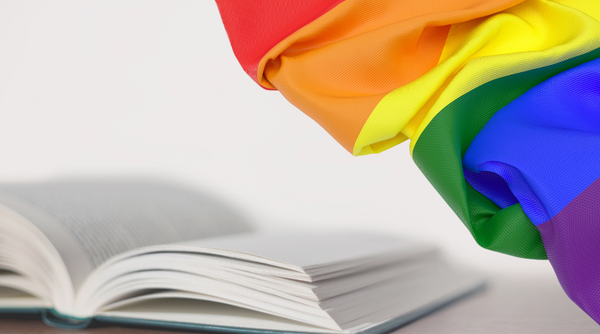 8 livres LGBT+ pour prolonger le Mois des Fiertés