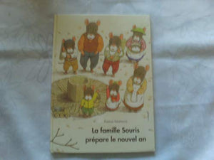 La famille souris prépare le Nouvel An