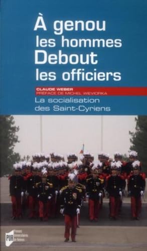 A genoux les hommes, debout les officiers