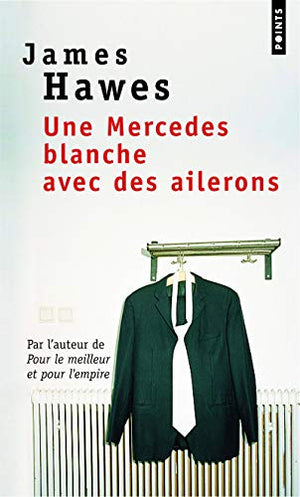 Une Mercedes blanche avec des ailerons