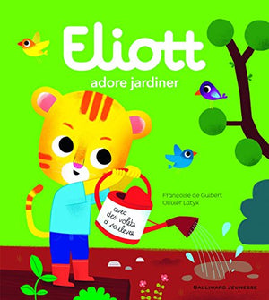 Eliott adore jardiner