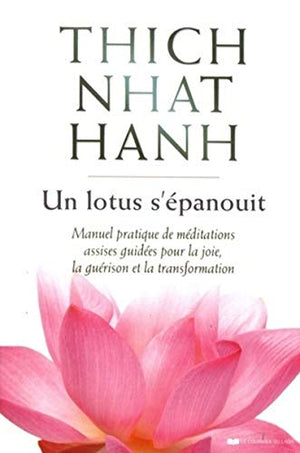 Un lotus s'épanouit